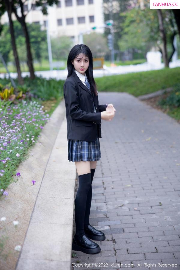   [XiuRen]高清写真图 2023.04.28 No.6662 幼幼 制服美腿第4张图片